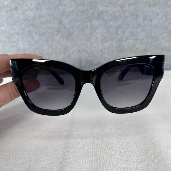 Quay By The Way Black Oversized Sunglasses cat Eye Silver Accent - Picture 2 of 9